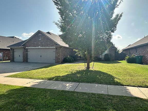 3rd image of 6532 Bent Wood Dr