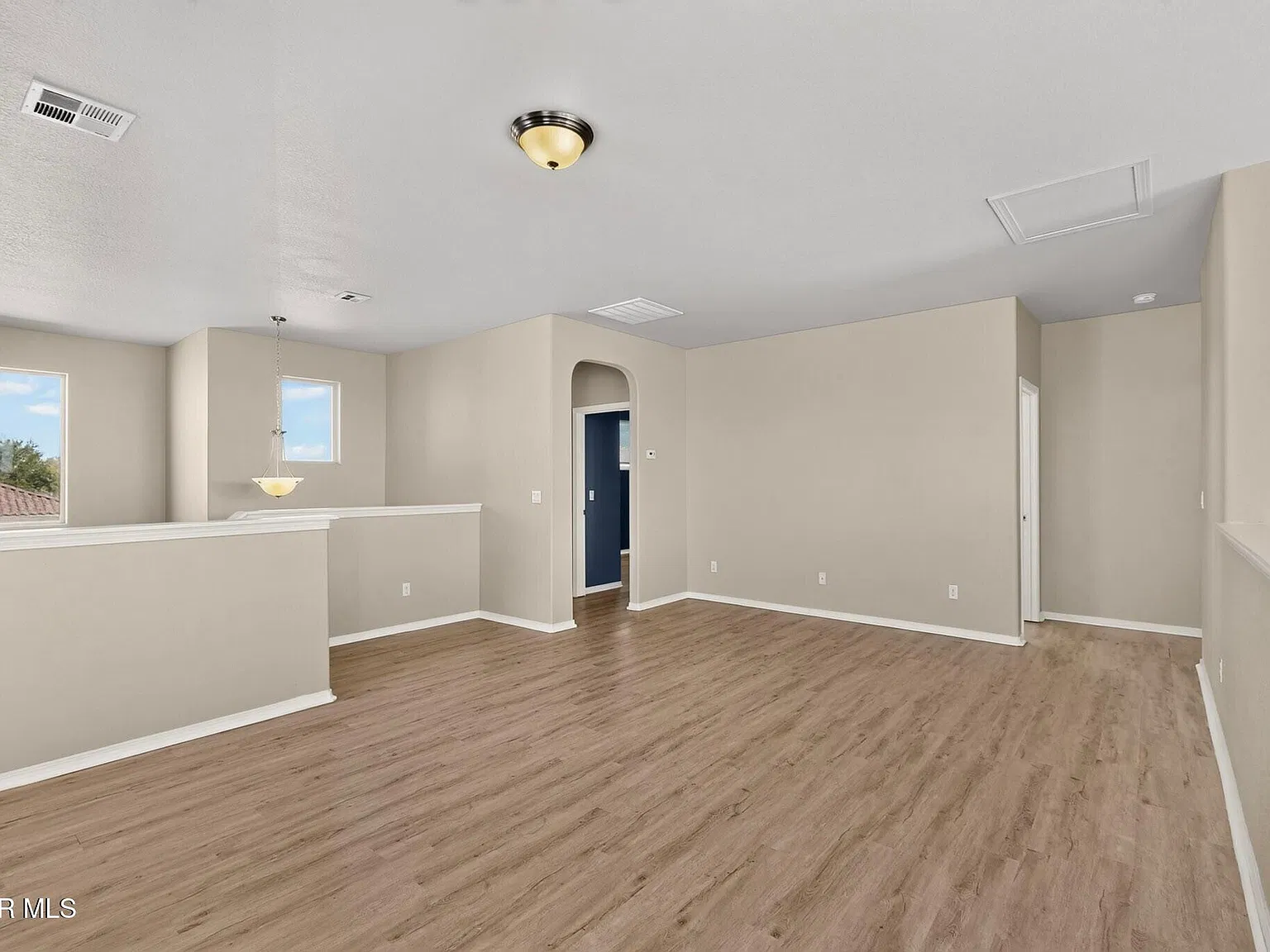 4 bed, 2.5 bath, 2395 sqft, $1,975 — Photo 4