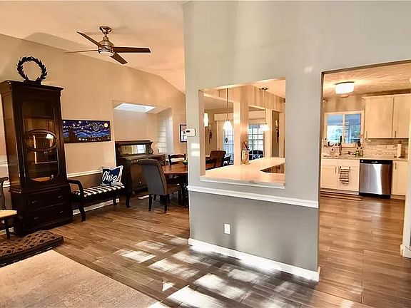 4th image of 4294 Danberry Dr