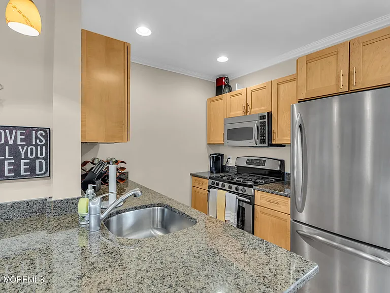 1211 Grand Ave #203 — Photo 10