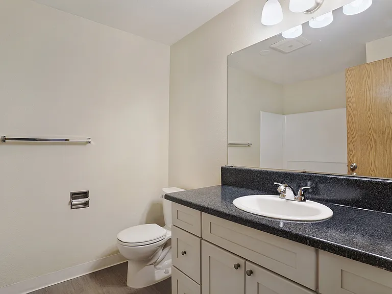 Maple Knoll Apartments — Photo 23