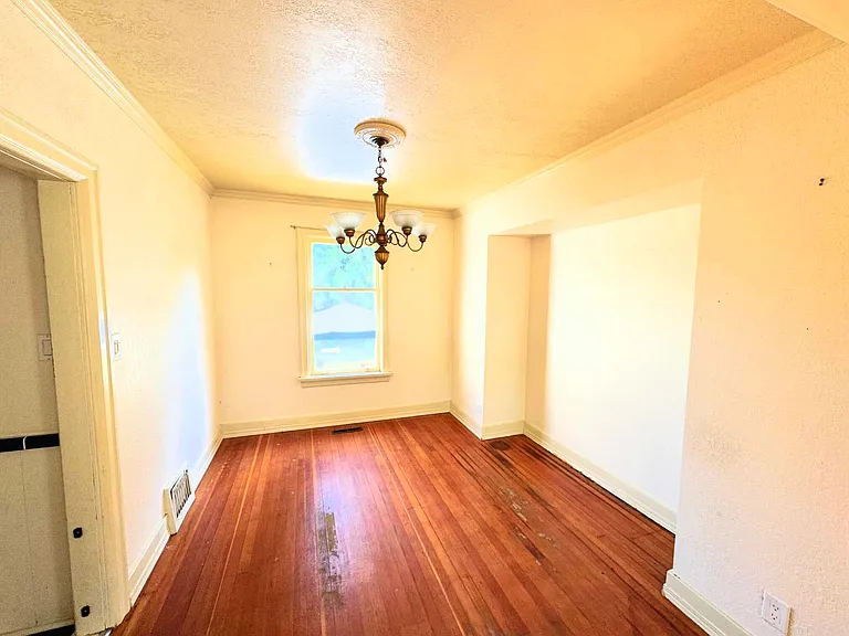 45687 Spadina Ave — Photo 17