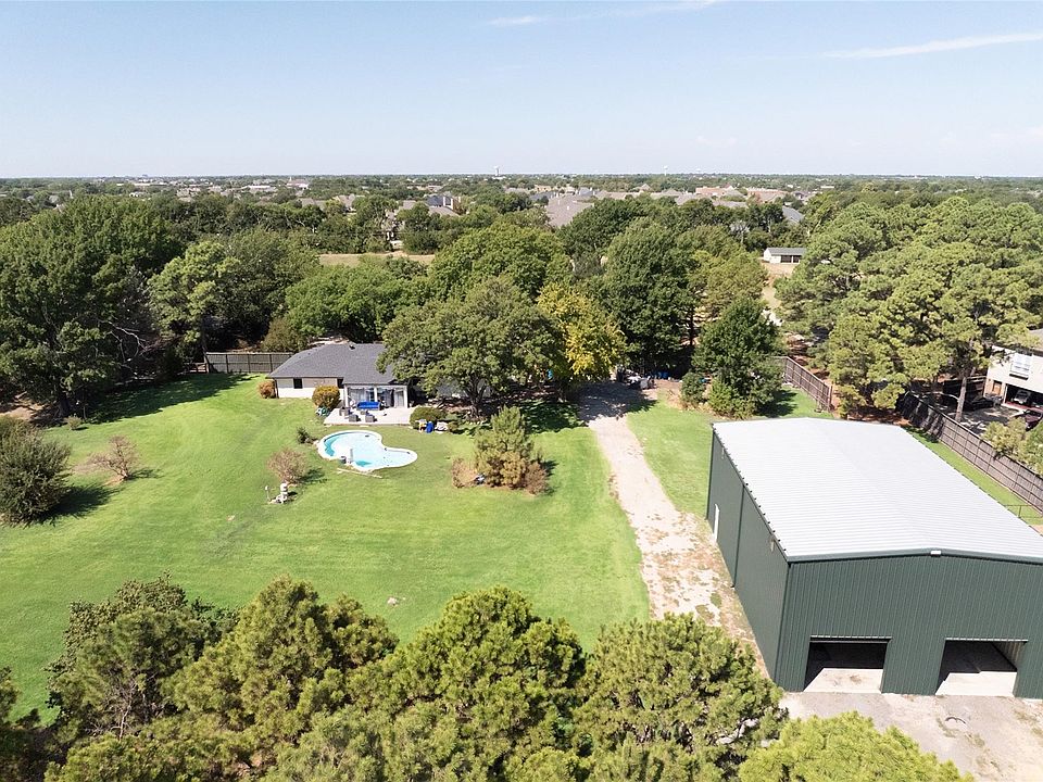 1st image of 440 Holly Ln