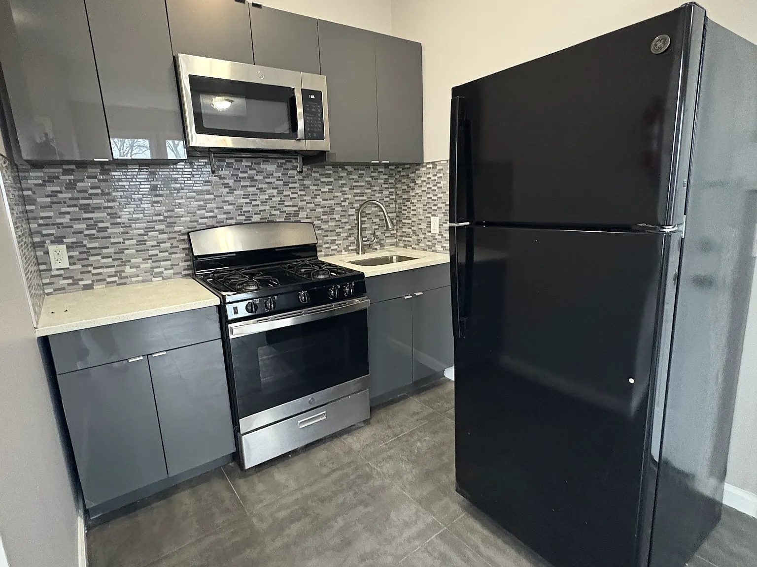 2 bed, $1,899 — Photo 1
