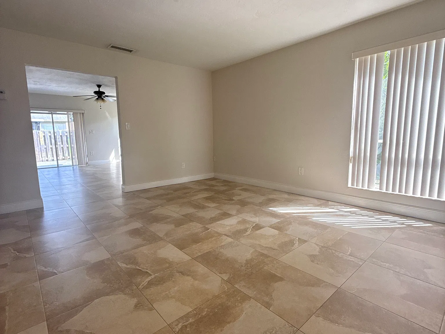 3 bed, 1225 sqft, $3,000 — Photo 4
