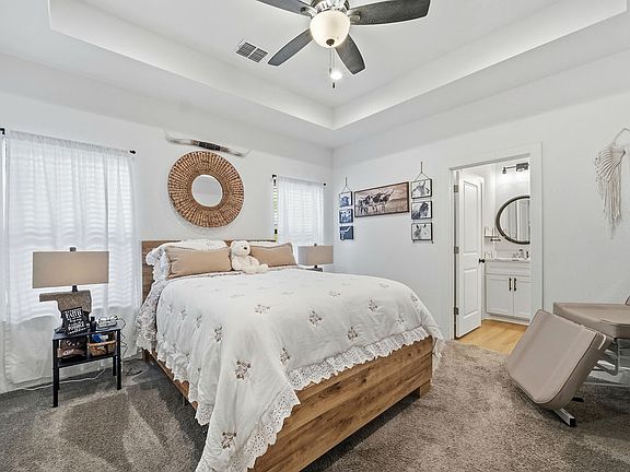 5th image of 106 Flowers St