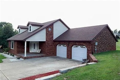 366 Whispering Oaks Dr photo 1