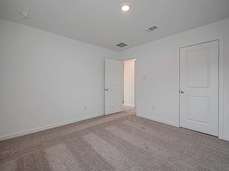 1127 Sugar Dr — Photo 31