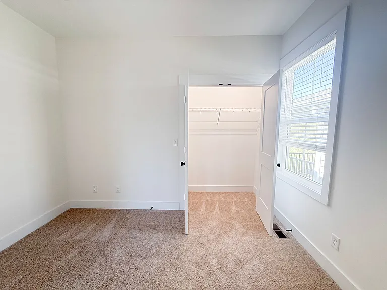 1385 Meridian St — Photo 35