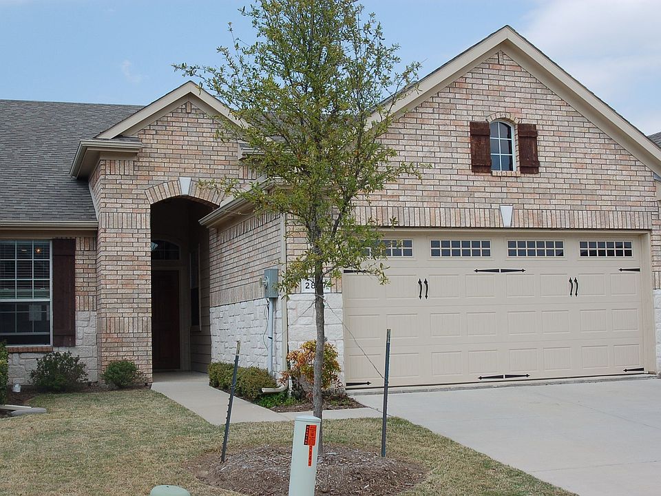 Beautiful townhome in Fairway Villas