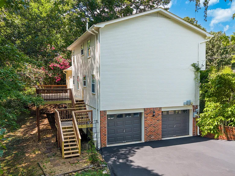7830 Cove Ridge Dr — Photo 38