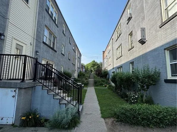 1755 King St E #11, Hamilton, ON L8K 1V6