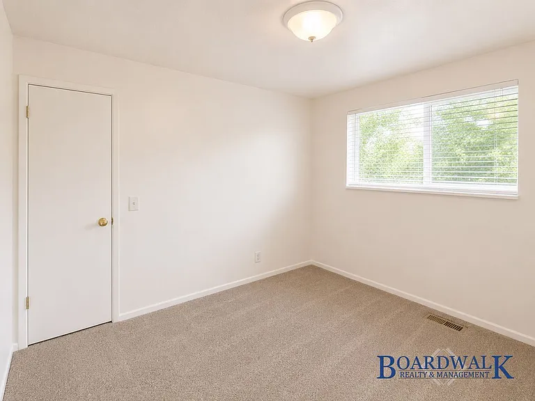 1195 E Roosevelt Ave #1 — Photo 7