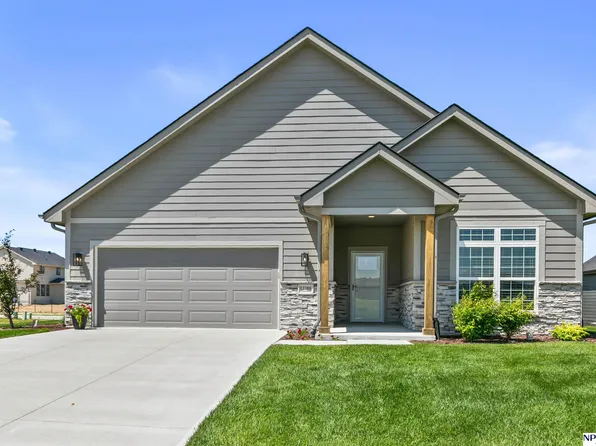 12388 Horizon St, Papillion, NE 68046