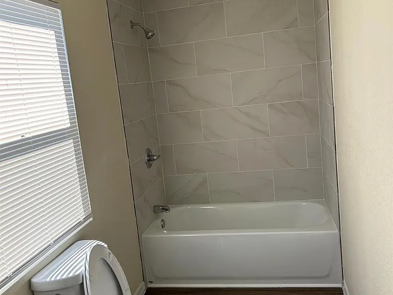 371 Banyan Ave — Photo 8