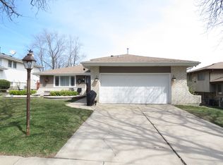 17021 Sycamore Ln, Oak Forest, IL
