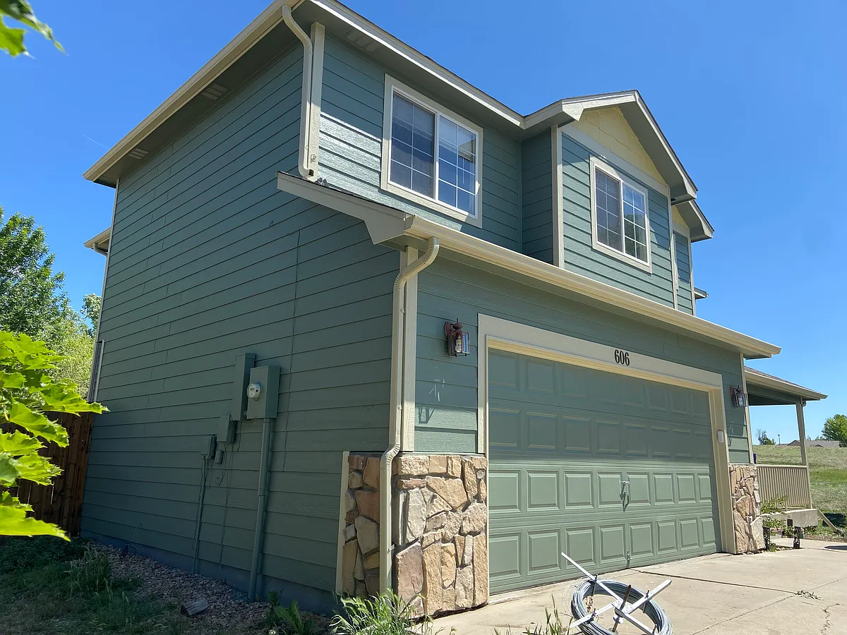 Building Photo - 606 Scotch Pine Dr