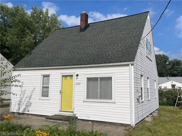 2726 Gilbert Ave NE, Canton, OH 44705