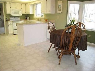 3rd image of 2396 Sonnington Dr