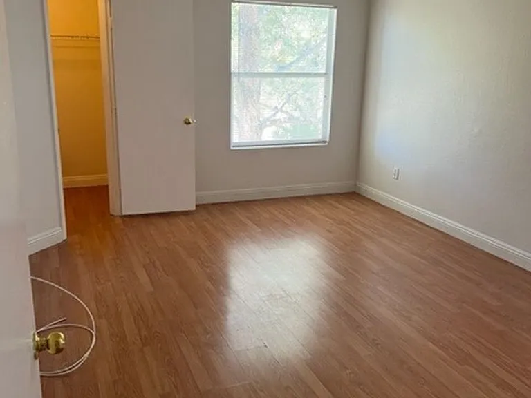 1150 N Buffalo Dr #2017 — Photo 3