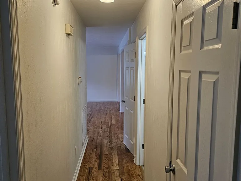 5553 Cynthia Dr — Photo 4