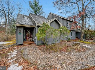 23 Snow Shoe Circ, Lake Harmony, PA 18624