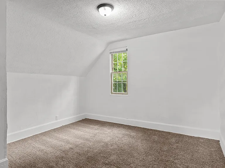 1152 Eugene St #1150 — Photo 4