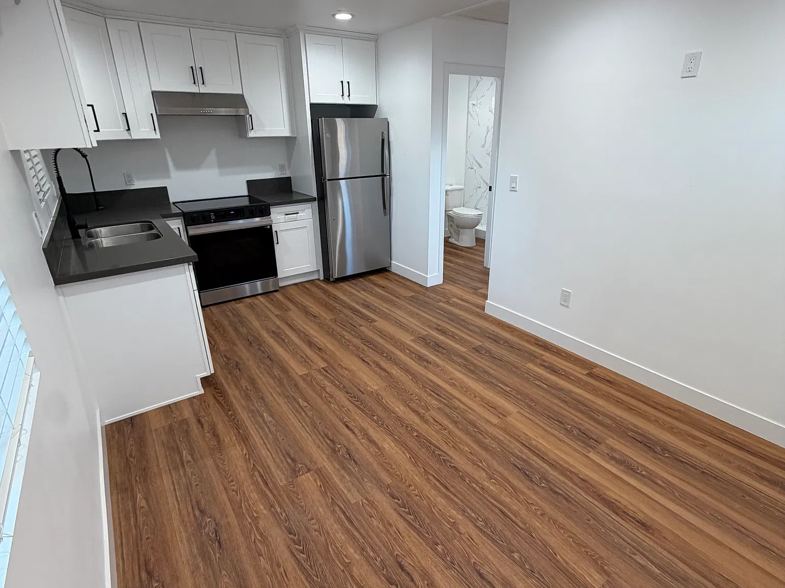 1 bed, 340 sqft, $1,750 — Photo 3