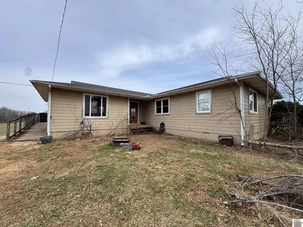 556 Mercy Dr, Hazel, KY 42049