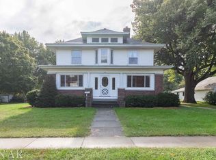 415 NE 2nd St, Hopedale, IL