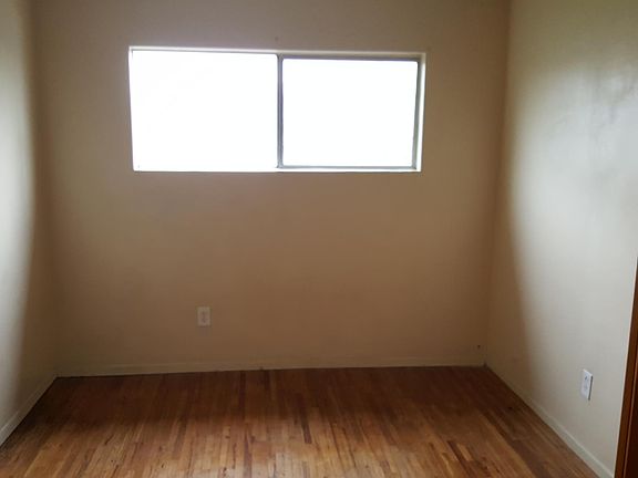 3rd image of 3555 Garnet St