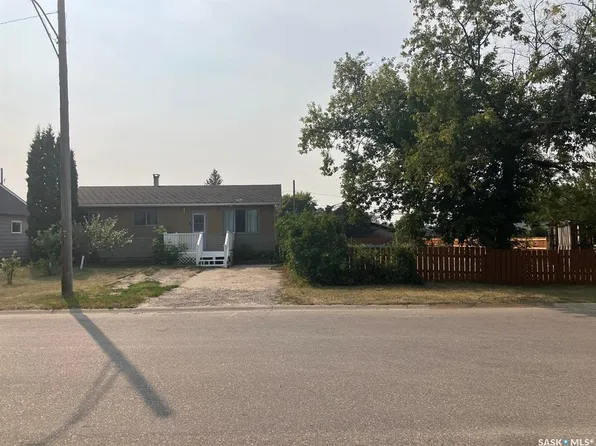 110 4th STREET N, Nipawin, SK S0E 1E0