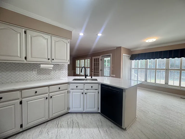 801 Driftwood Dr — Photo 9