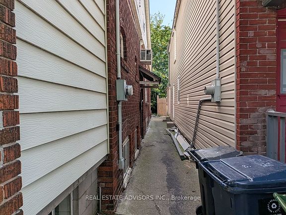 2nd image of 61 Greensides Ave