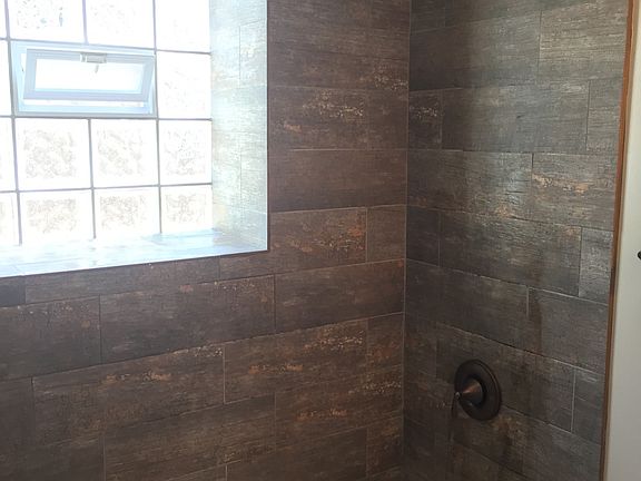 3rd image of 5058 N Winchester Ave #1VE