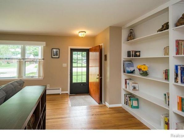 1811 Alhambra Dr