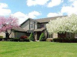 9455 Sheffield Rd, Perrysburg, OH 43551