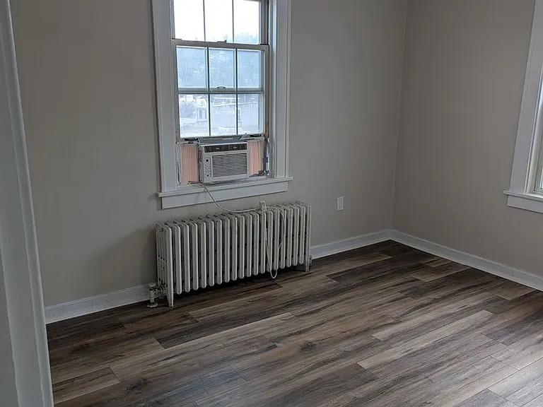531 Halsey Ave — Photo 7