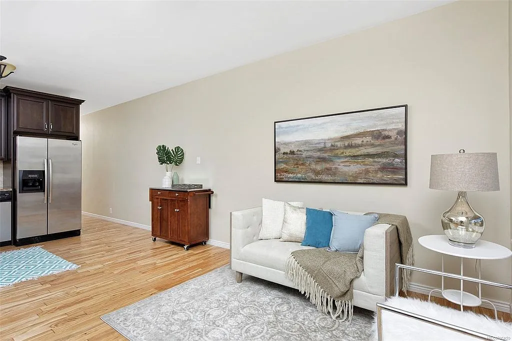 2 bed, 1088 sqft, $2,700 — Photo 2