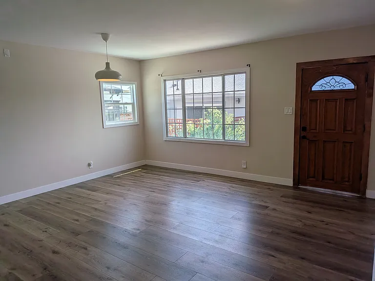 2824 8th Ave — Photo 5