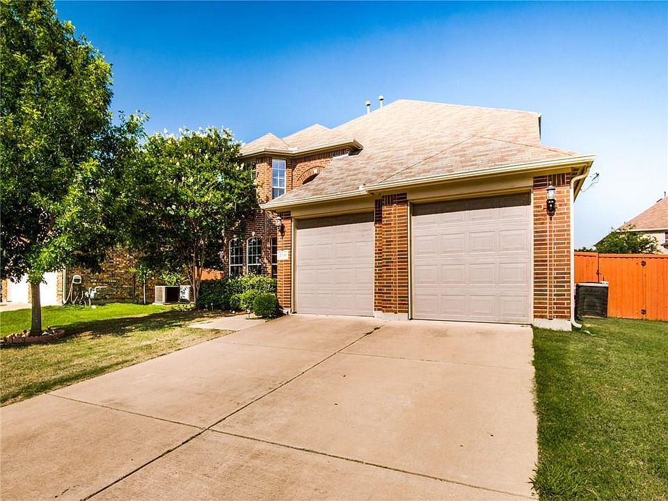 1st image of 2736 Meadow Lake Dr