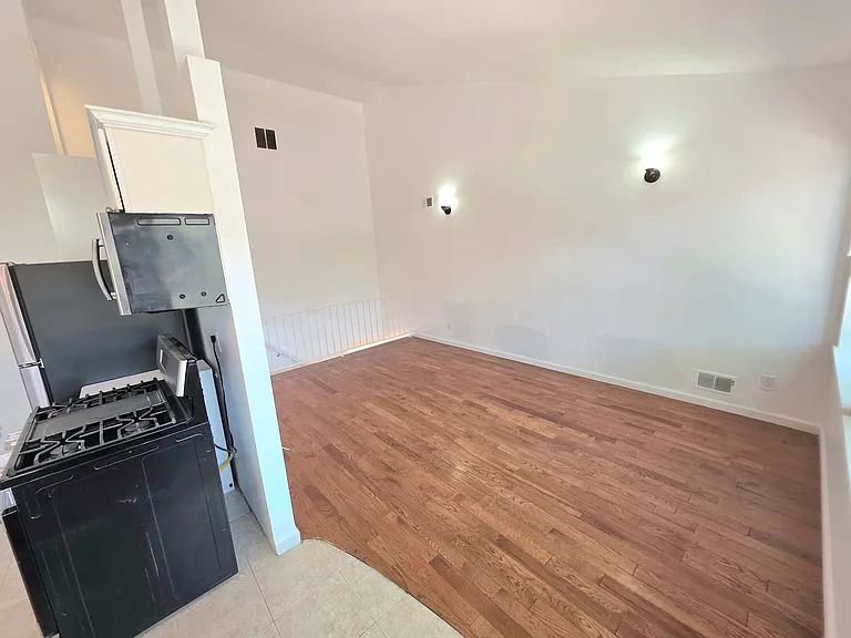 33 Joseph Ln #A — Photo 5