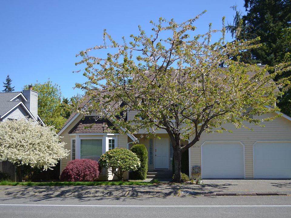 front of the house and frontyard