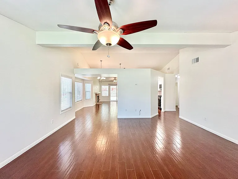 1415 Henshaw Rd — Photo 8