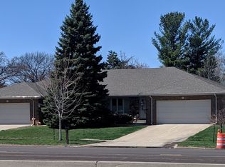 319 Fairway Dr, Bloomington, IL 61701