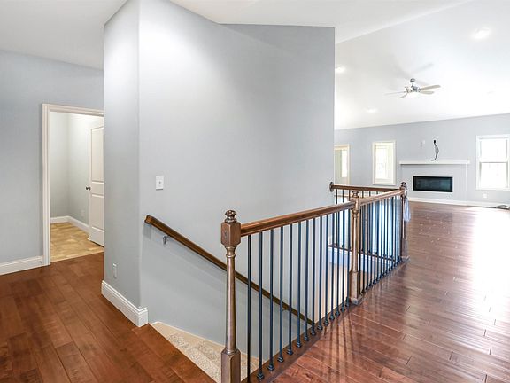 3rd image of 2420 W Chandler Ct