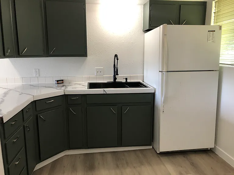1735 NE Wheatland Dr #C — Photo 6