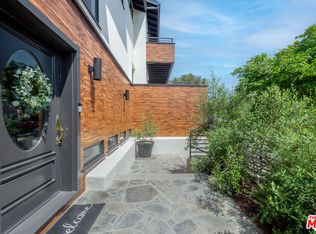 16719 Bollinger Dr, Pacific Palisades, CA 90272