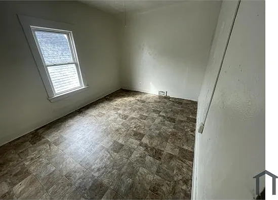 6 bed, $1,900 — Photo 3
