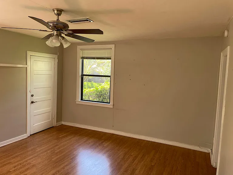 2123 University Blvd S — Photo 16